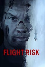 Nonton film Flight Risk (2025)